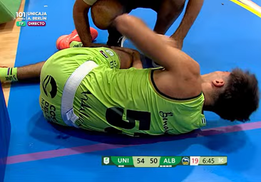 Preocupante lesión del joven canterano del Unicaja Dani Carrasco